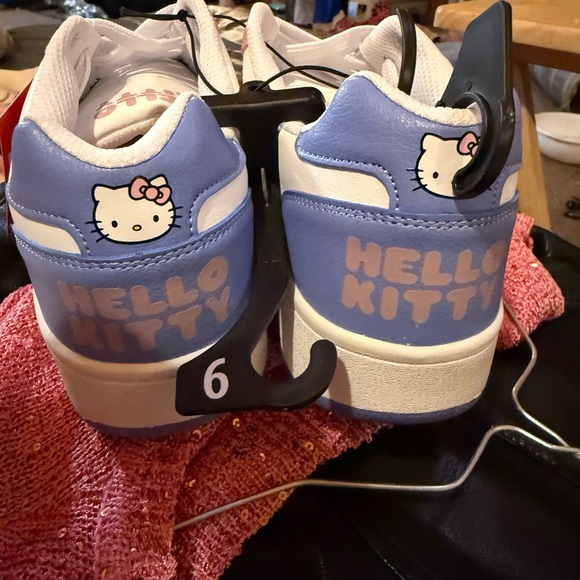 Hello Kitty Pink and White Shoes - Picture 4 of 5